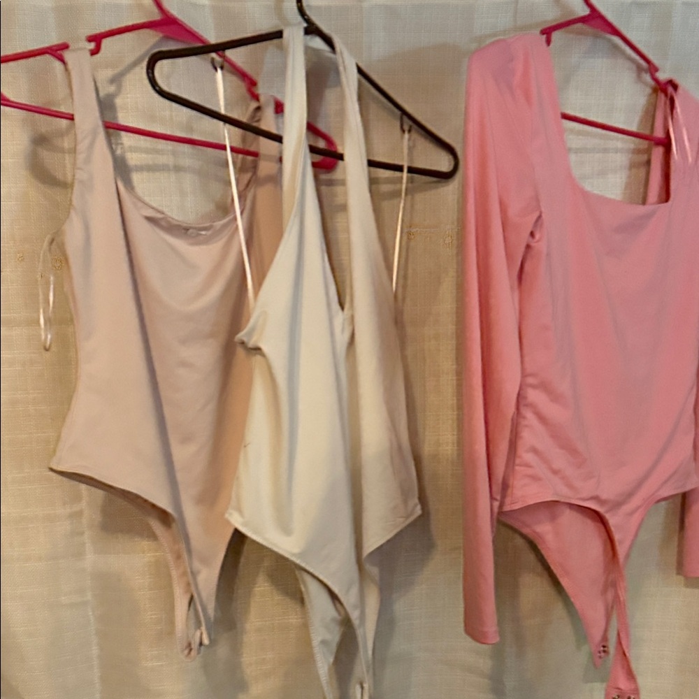 Lot of 3 bodysuits